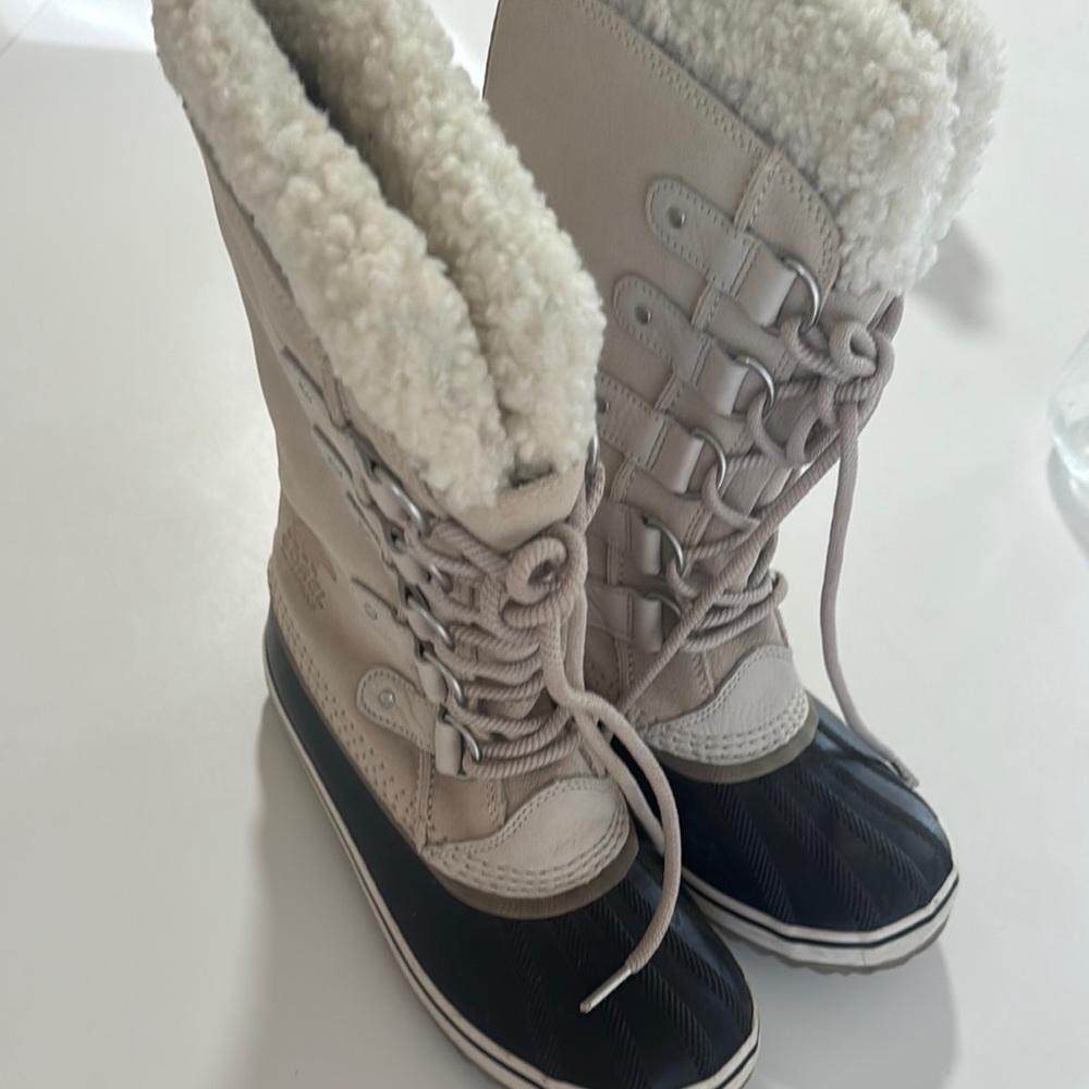 Sorel Black and Cream Winter Rain Boots Waterproof Insulated